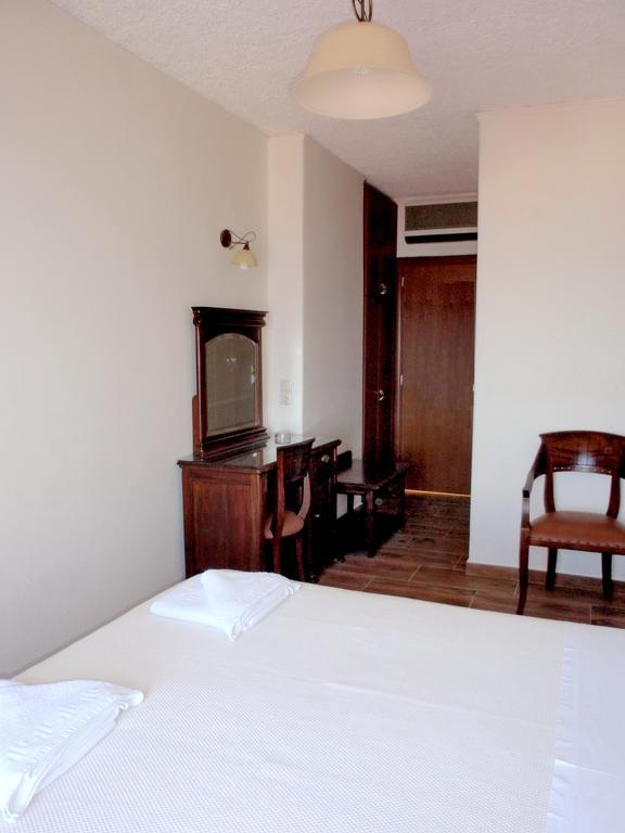 Hotel Vicky II Plomari Exterior photo