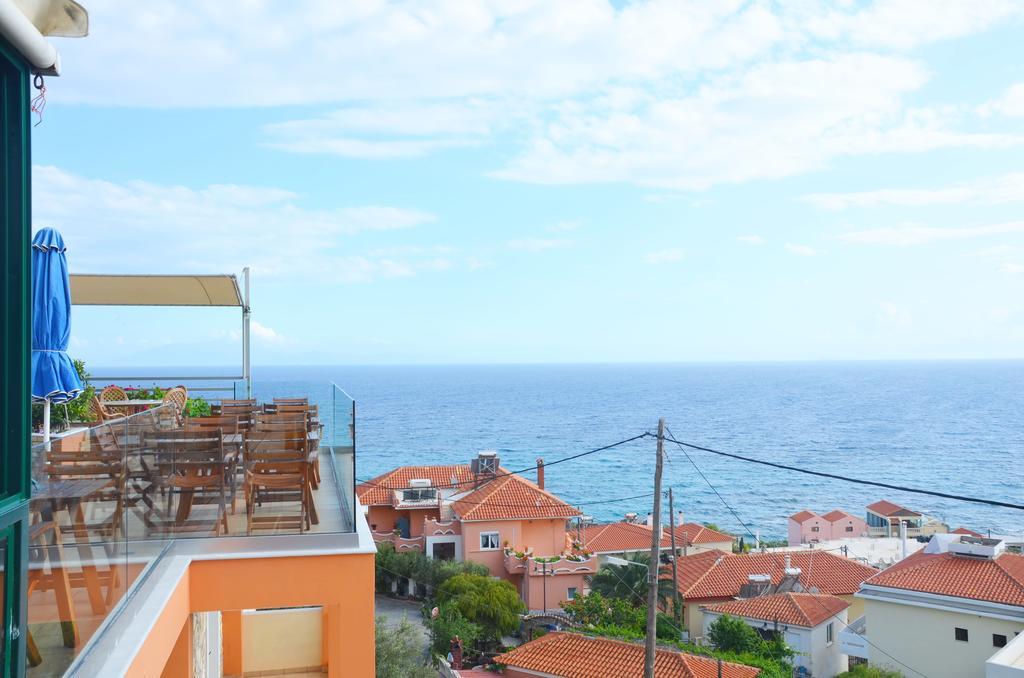 Hotel Vicky II Plomari Exterior photo