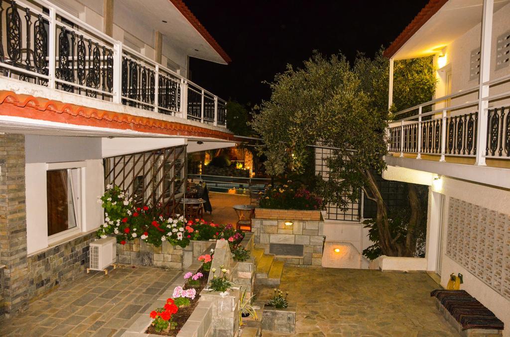 Hotel Vicky II Plomari Exterior photo