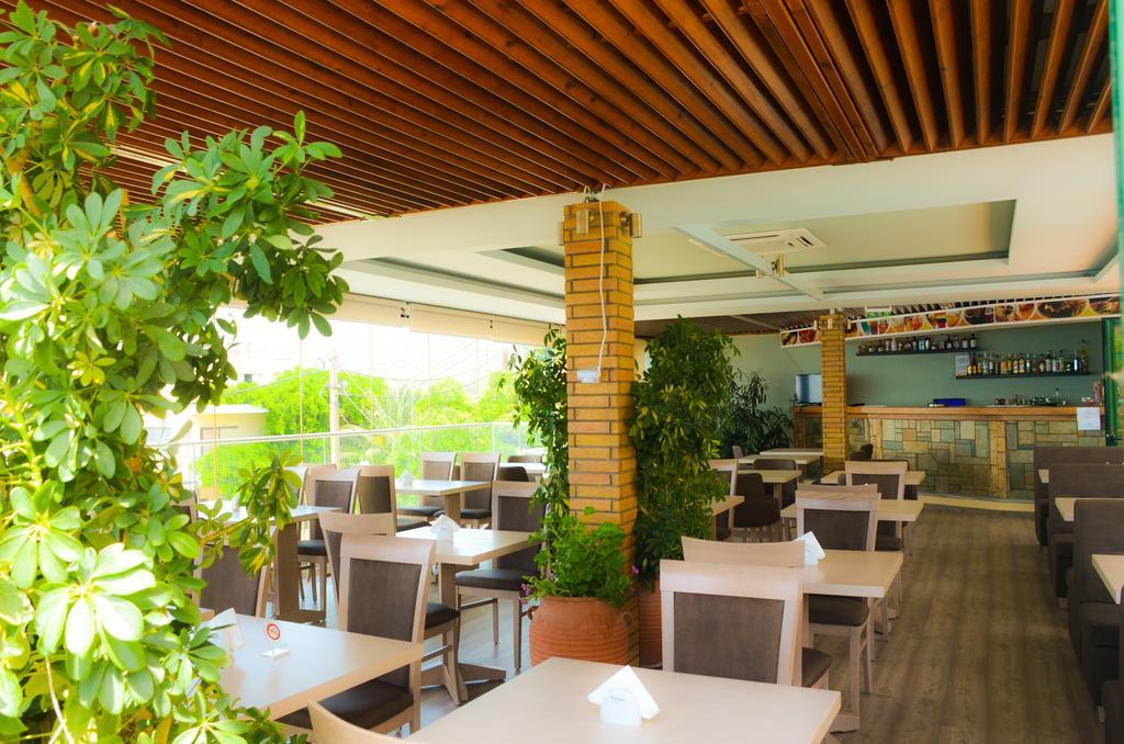 Hotel Vicky II Plomari Exterior photo